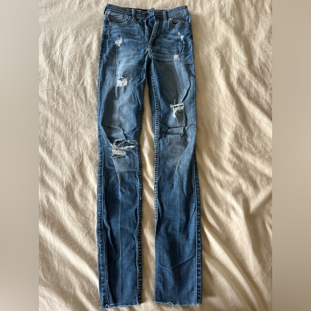 Hollister ripped skinny jeans